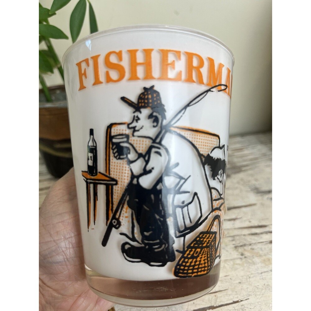 Vintage 1960’s Fisherman’s 🐟Night Cap Measuring Glass Whimsical Humor 15oz Mint